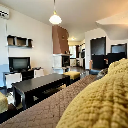 梅纳德御岭山庄酒店 *