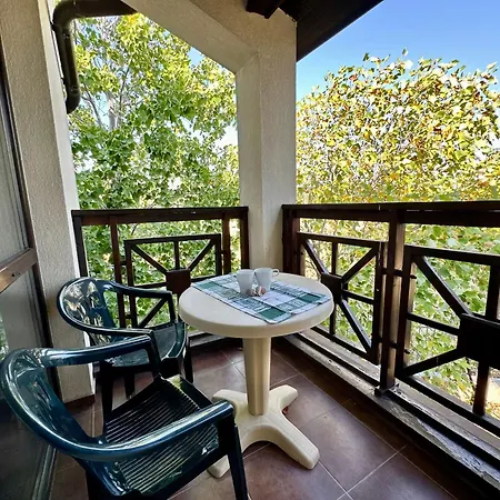 梅纳德御岭山庄酒店