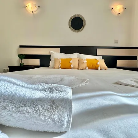 Menada Imperial Heights Villas *