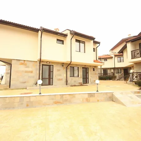 Menada Imperial Heights Villas Villa