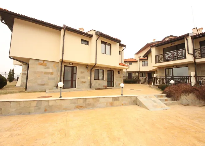 Willa Menada Imperial Heights *