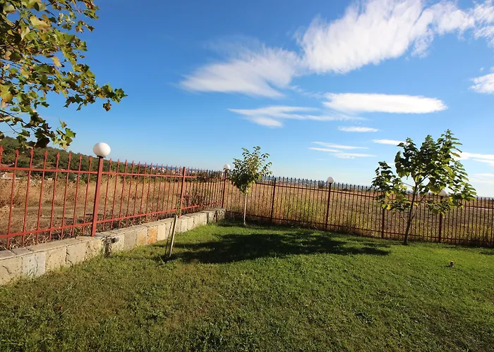 Willa Menada Imperial Heights *