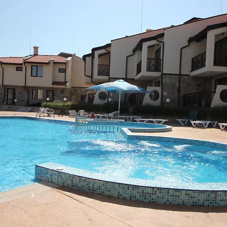 Вилла Menada Imperial Heights *