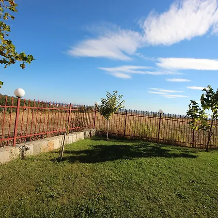 Вилла Menada Imperial Heights *