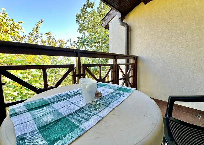 Menada Imperial Heights Villas *